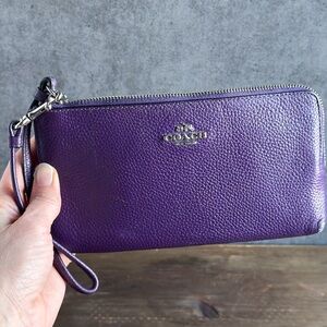 Coach Purple Leather Wristlet Wallet – For Repair, Corner Tears, Broken Zipper